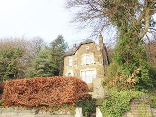 House for sale in Huddersfield, West Yorkshire