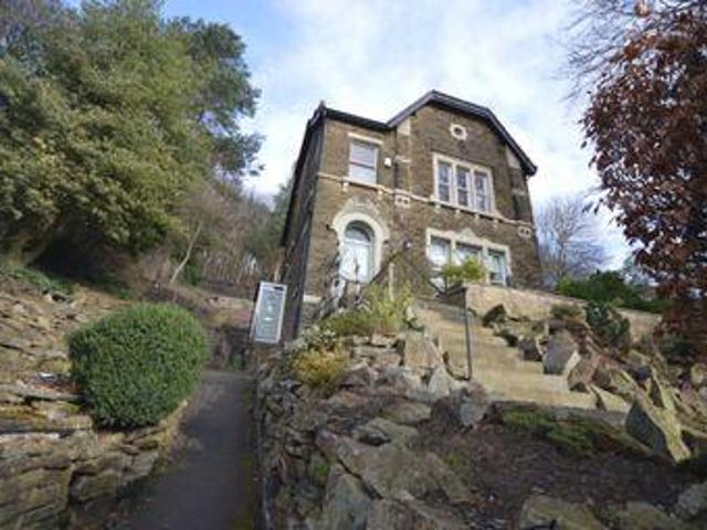 House for sale in Huddersfield, West Yorkshire