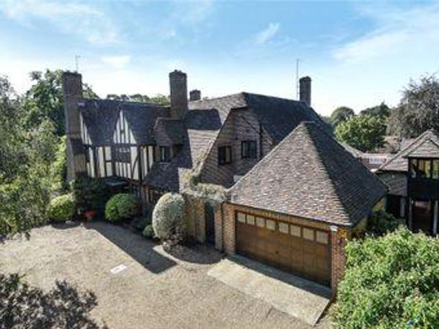 House for sale in Heol-las, Surrey