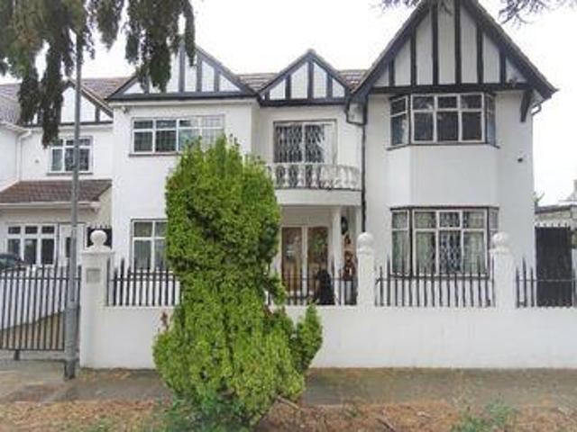 House for sale in Greater London