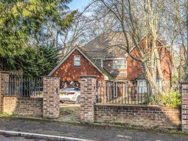 House for sale in Heol-las, Surrey