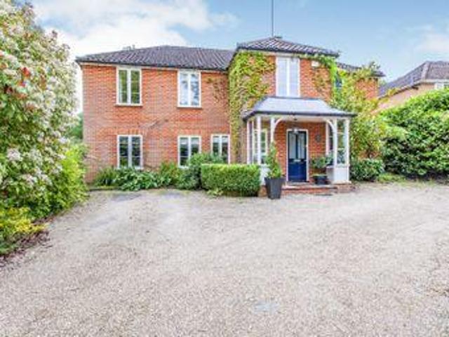 House for sale in Ascot