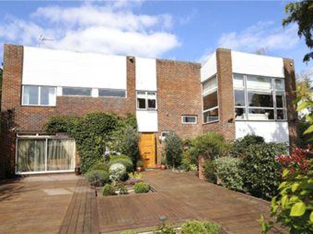 House for sale in Kingston Upon Thames, Greater London