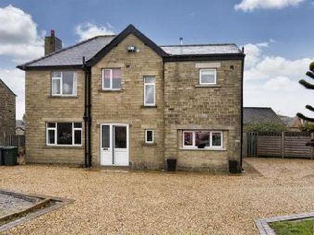 House for sale in Huddersfield, West Yorkshire