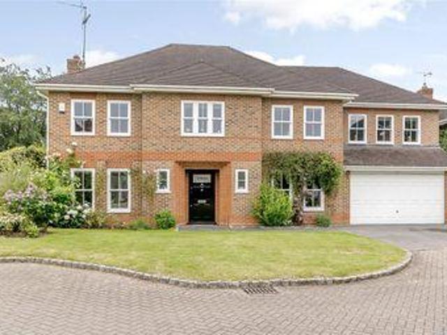 House for sale in Farnham, Waverley