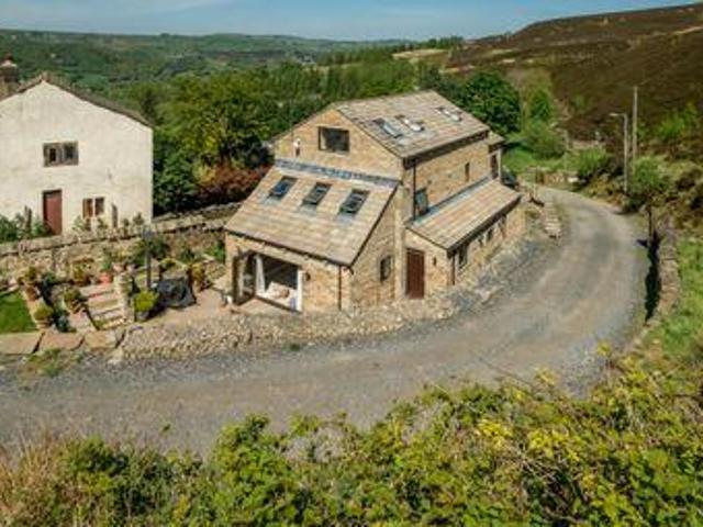 House for sale in Huddersfield, West Yorkshire