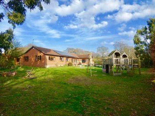 House for sale in Cleckheaton, West Yorkshire