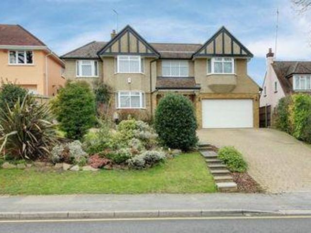 House for sale in Potters Bar, Hertfordshire