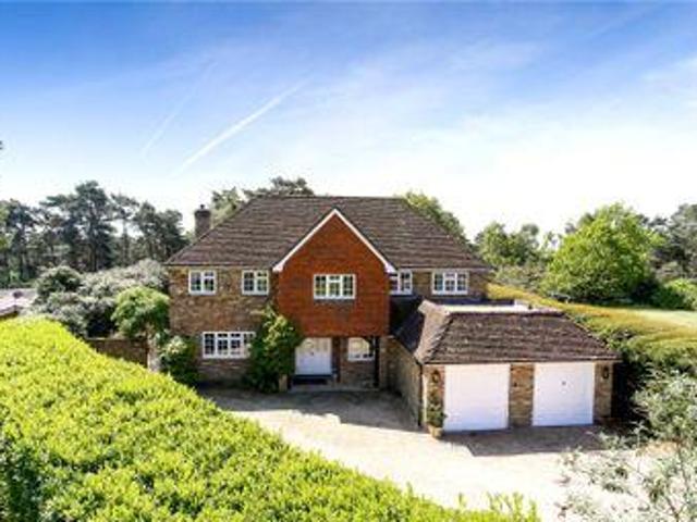 House for sale in Heol-las, Surrey