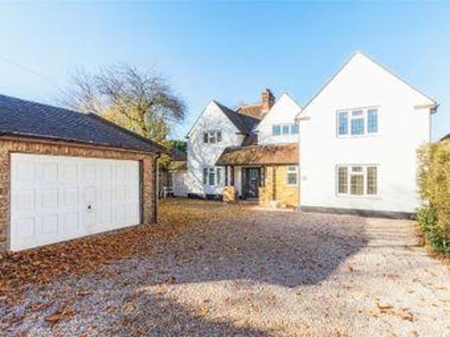 House for sale in Iver