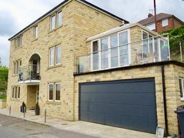 House for sale in Dewsbury, West Yorkshire