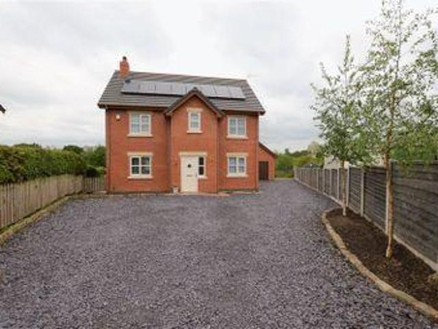 House for sale in Roby Mill, Lancashire