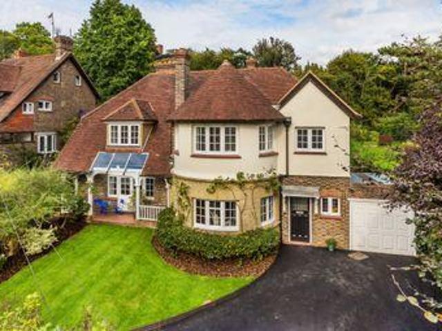 House for sale in Oxted, Hillview