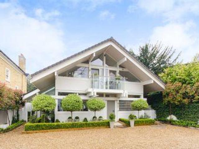 House for sale in Kingston Upon Thames, Greater London