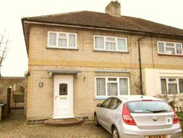 House for rent in Row Town, Surrey