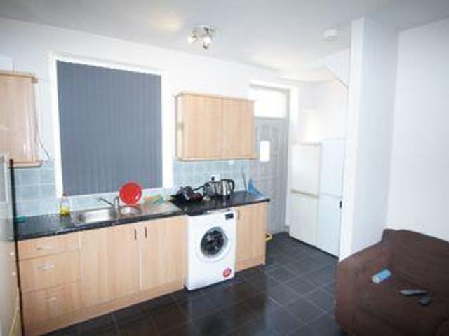House for sale in Huddersfield, West Yorkshire