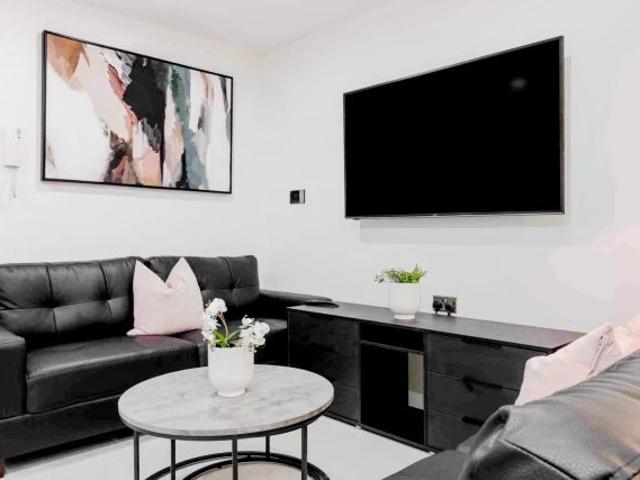 Apartment for rent in Calderstones