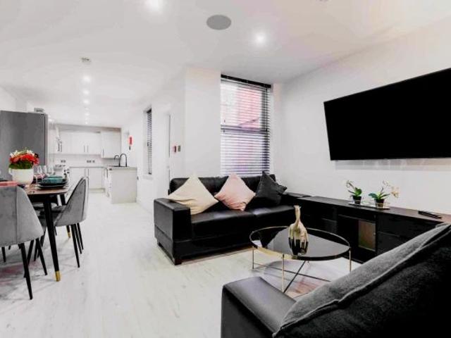 Apartment for rent in Kensington, Calderstones
