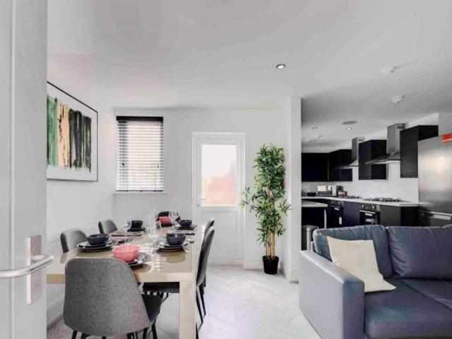 Apartment for rent in Calderstones