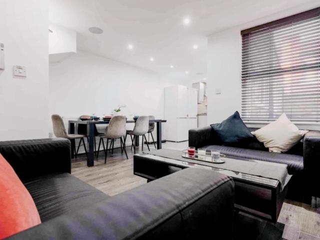 Apartment for rent in Calderstones