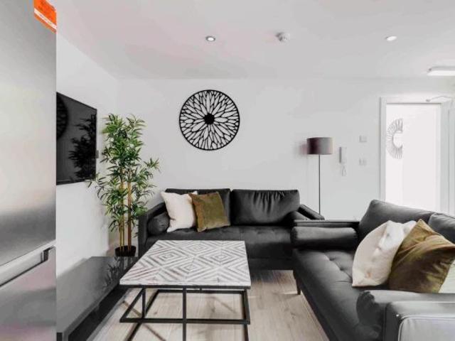 Apartment for rent in Calderstones