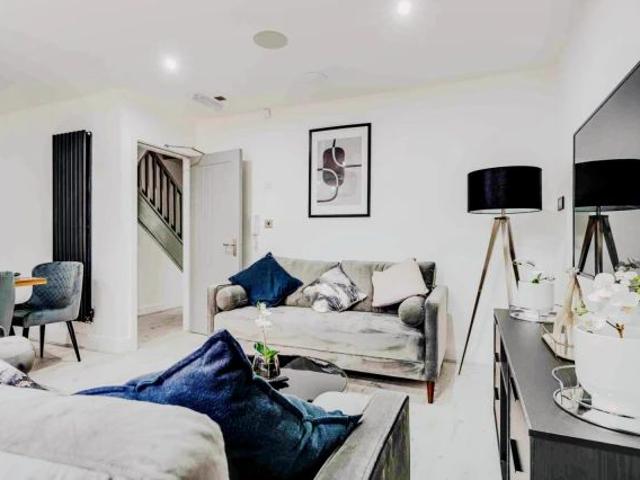 Apartment for rent in Calderstones