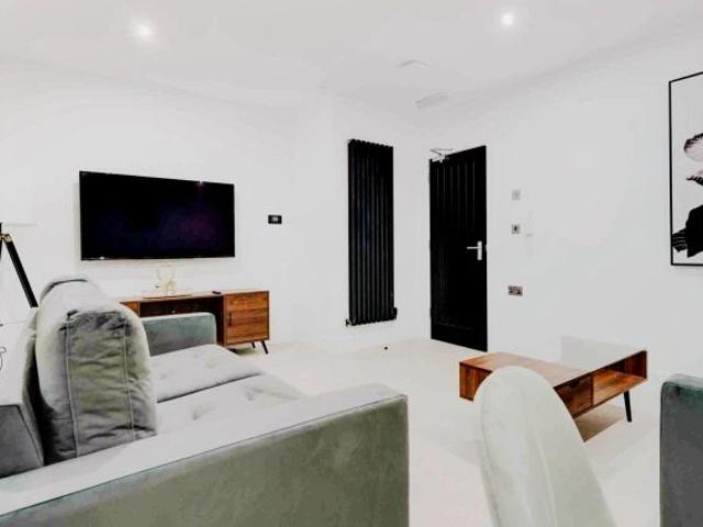Apartment for rent in Calderstones
