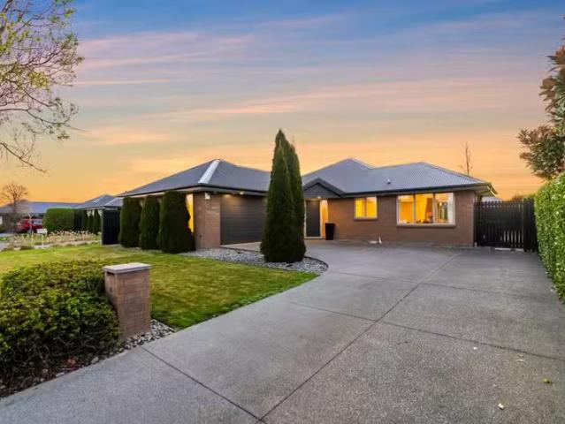 House for sale in Chaslands, Canterbury