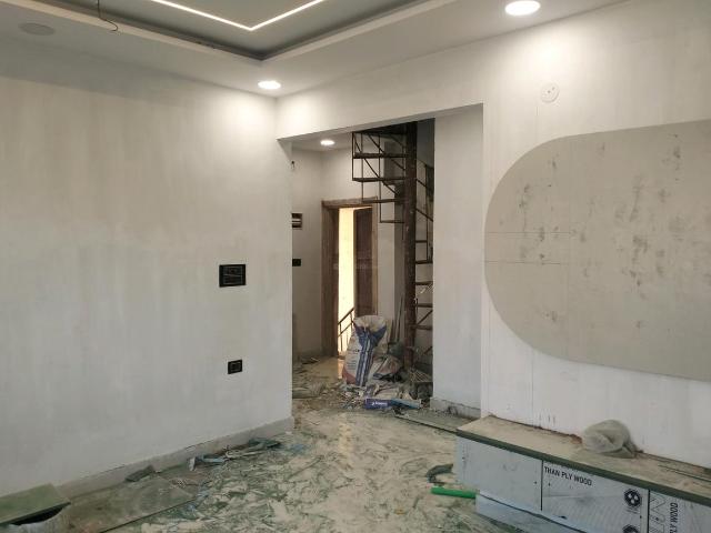 Flat for sale in Vikaspuri, Delhi
