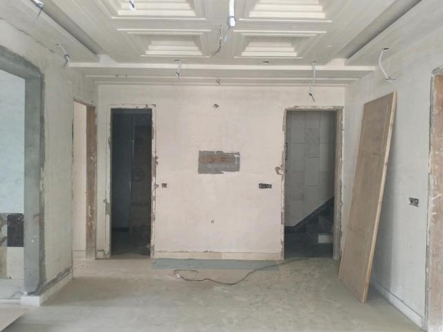 Flat for sale in North West Delhi, Deri