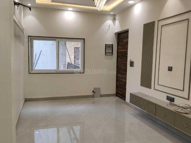 Flat for sale in North Delhi, Deri