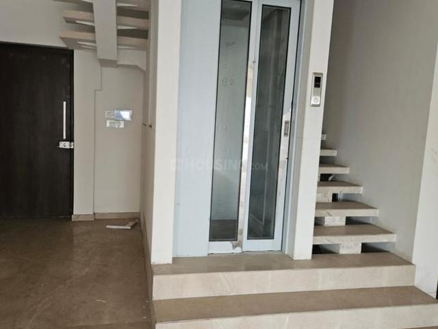 Duplex for rent in Bandra Kurla Complex, Mumbai