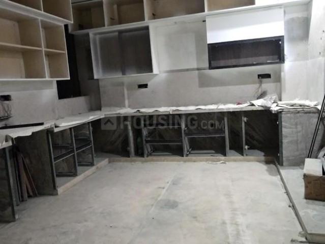 Flat for sale in North Delhi, Deri