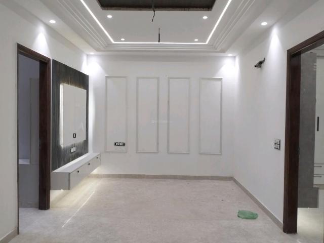 Flat for sale in North Delhi, Deri