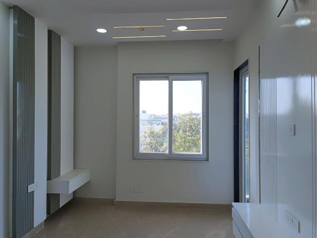Flat for sale in Abdullahpur