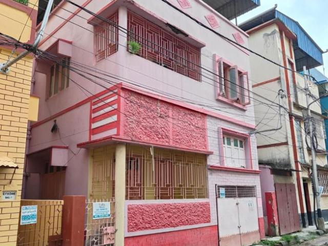 House for sale in Lake Gardens, Kolkata