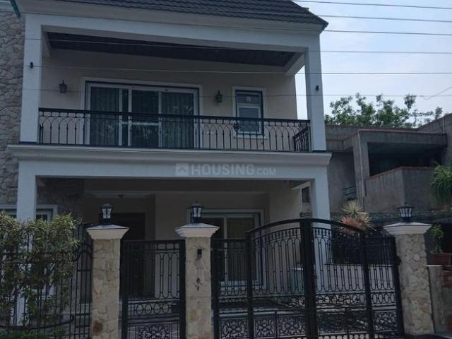 House for sale in Hariana