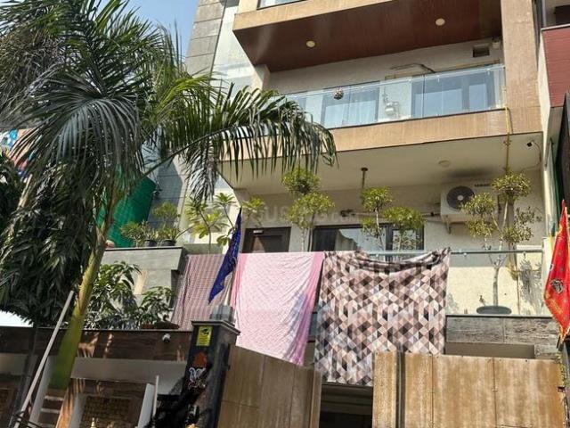 House for sale in Hariana