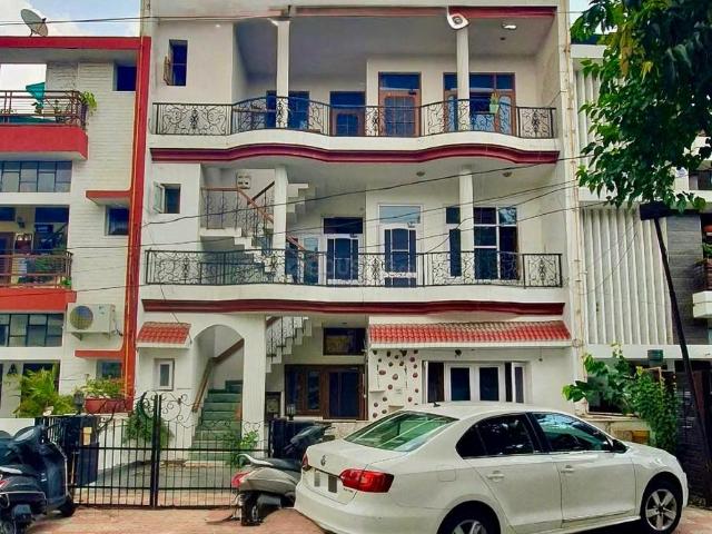 House for sale in Ward 8, Chandigarh