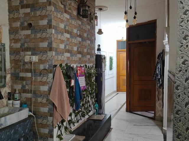 House for sale in West Delhi, Deri