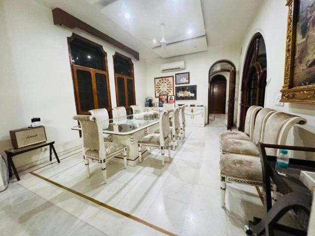 Villa for rent in Deri