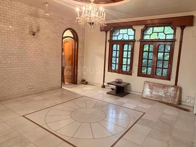 Villa for rent in Deri