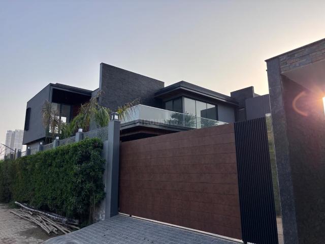 Villa for sale in South Delhi, Deri