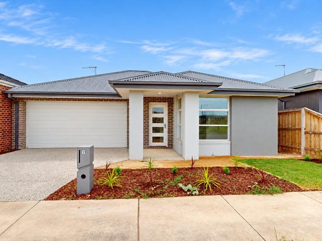 House for rent in Fraser Rise, Melbourne