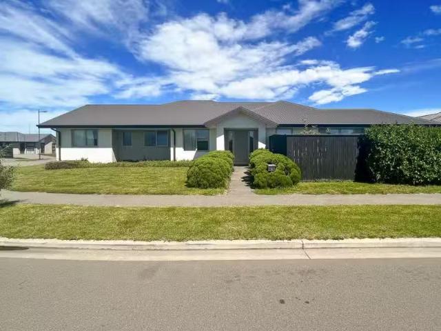 House for rent in Chaslands, Canterbury