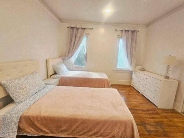 Room for rent in Canoga Park, California