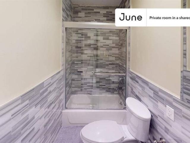 Room for rent in Arverne, New York