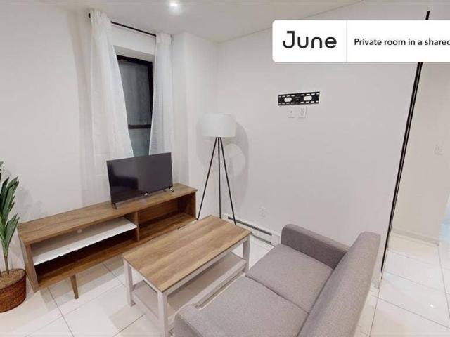 Room for rent in Arverne, New York