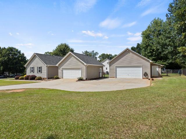 House for sale in Simpsonville, South Carolina
