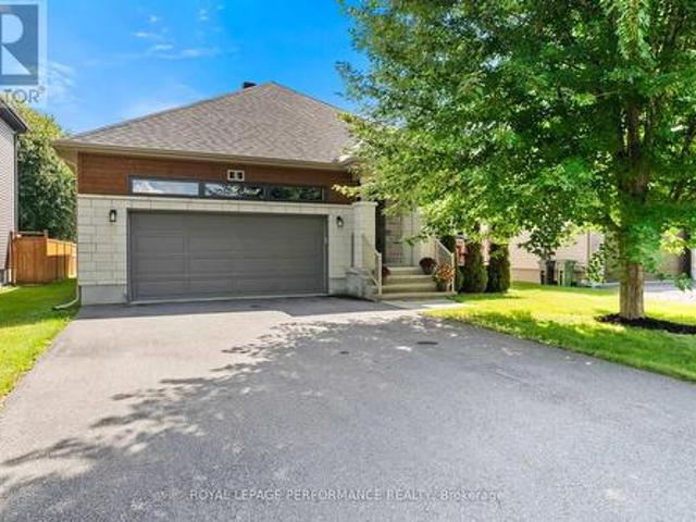 House for sale in Russell, Ontario